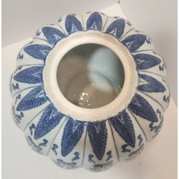 Vtg Large Chinese Blue & White Floral Porcelain Pumpkin Shaped Ginger Jar w/Lid - Picture 4 of 12